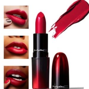 BNIB MAC LOVE ME LIPSTICK 💄 GIVE ME FEVER